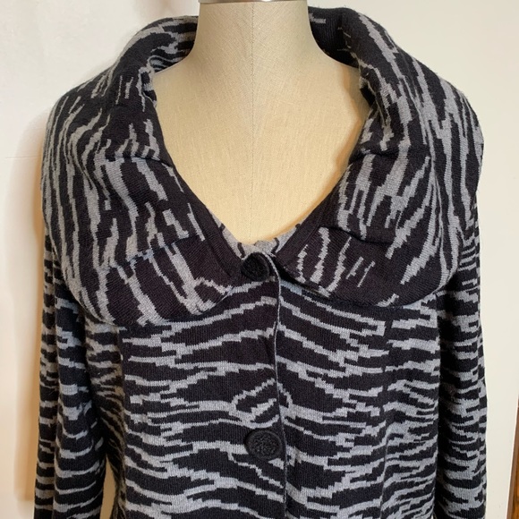 Belk Animal Print 3/4 Sleeve Sweater Jacket - Picture 6 of 8